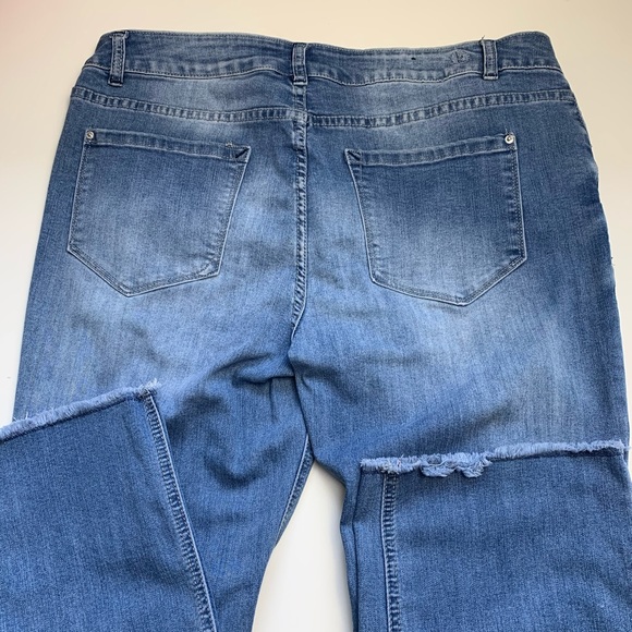 Kenzie Jeans Distressed cropped pants - Picture 6 of 8